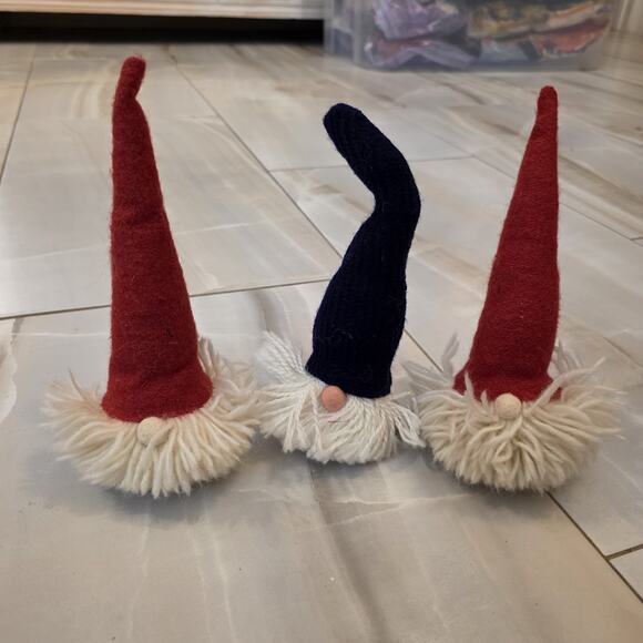 Set of 3 Handmade Nordic Gnome Figurines Tomte Nisse Holiday Decor Yarn - Picture 3 of 16